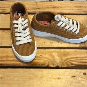 New Roxy Corduroy Sneakers